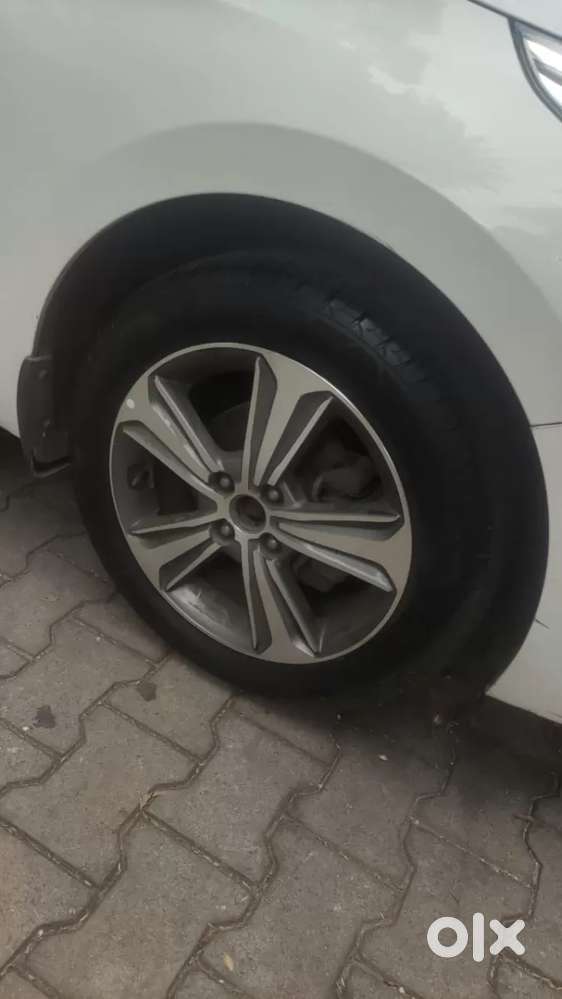 Hyundai Verna Fluidic 1.6 Vtvt Sx, 2019, Petrol
