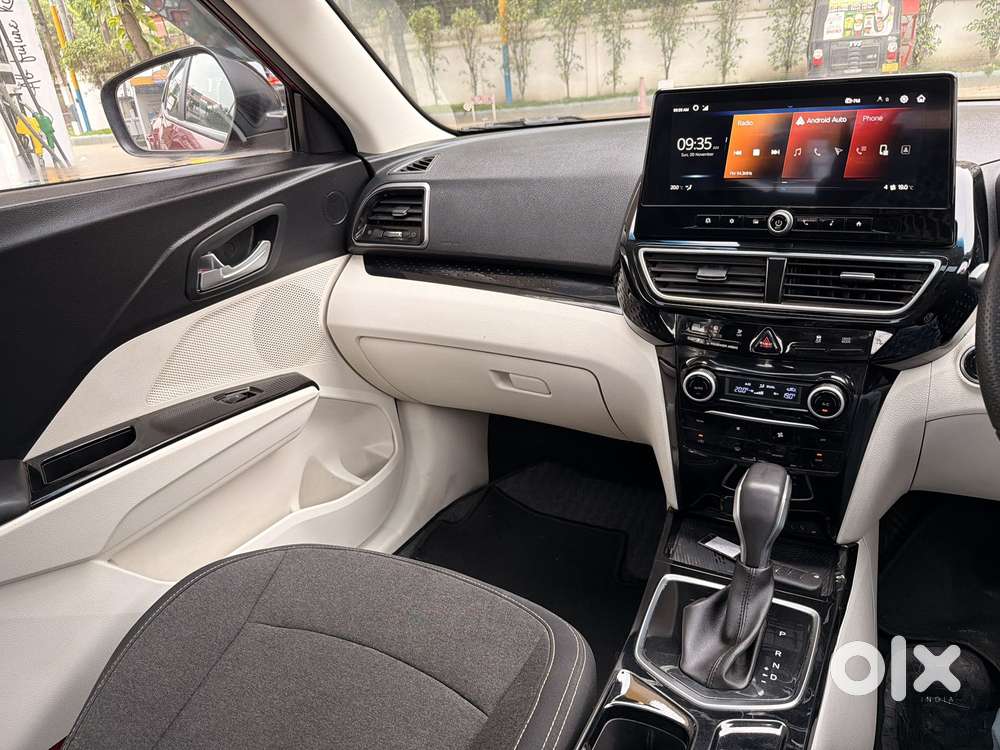Mahindra Xuv 3xo Ax5l 1.2 Petrol At, 2024, Petrol