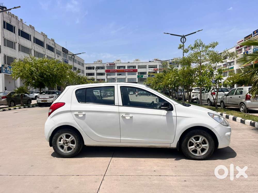 Hyundai I20 2010-2012 1.2 Sportz, 2011, Petrol