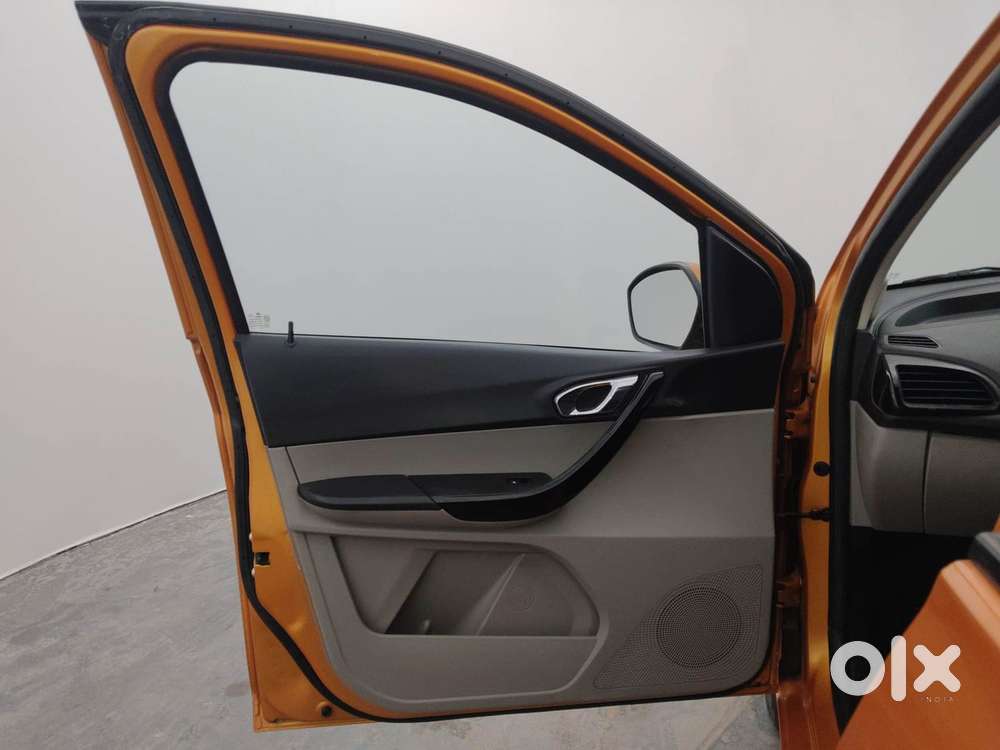 Tata Tiago 1.2 Revotron Xt, 2017, Petrol