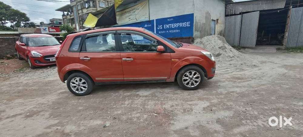 Ford Figo Ambiente, 2013, Petrol