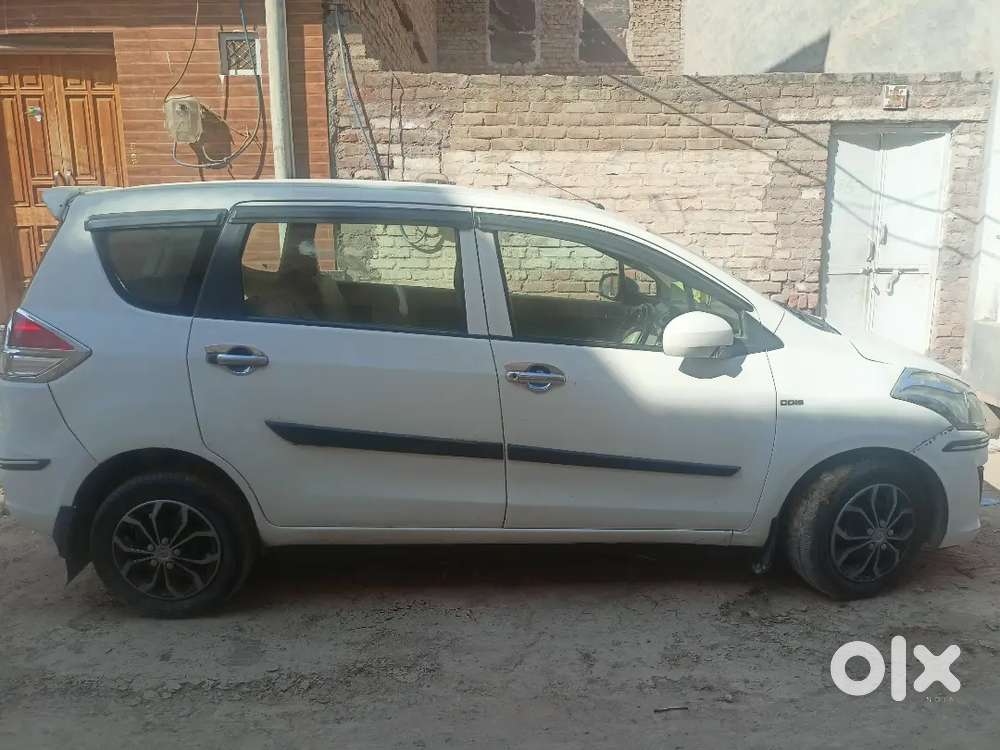 Maruti Suzuki Ertiga 2012 Diesel 104300 Km Driven