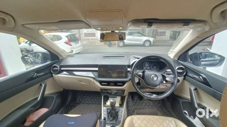 Skoda Slavia Ambition 1.0l Tsi Mt, 2022, Petrol