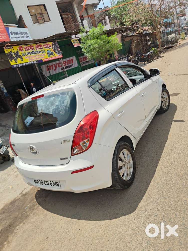 Hyundai I20 Petrol Cvt Magna Executive, 2013, Petrol