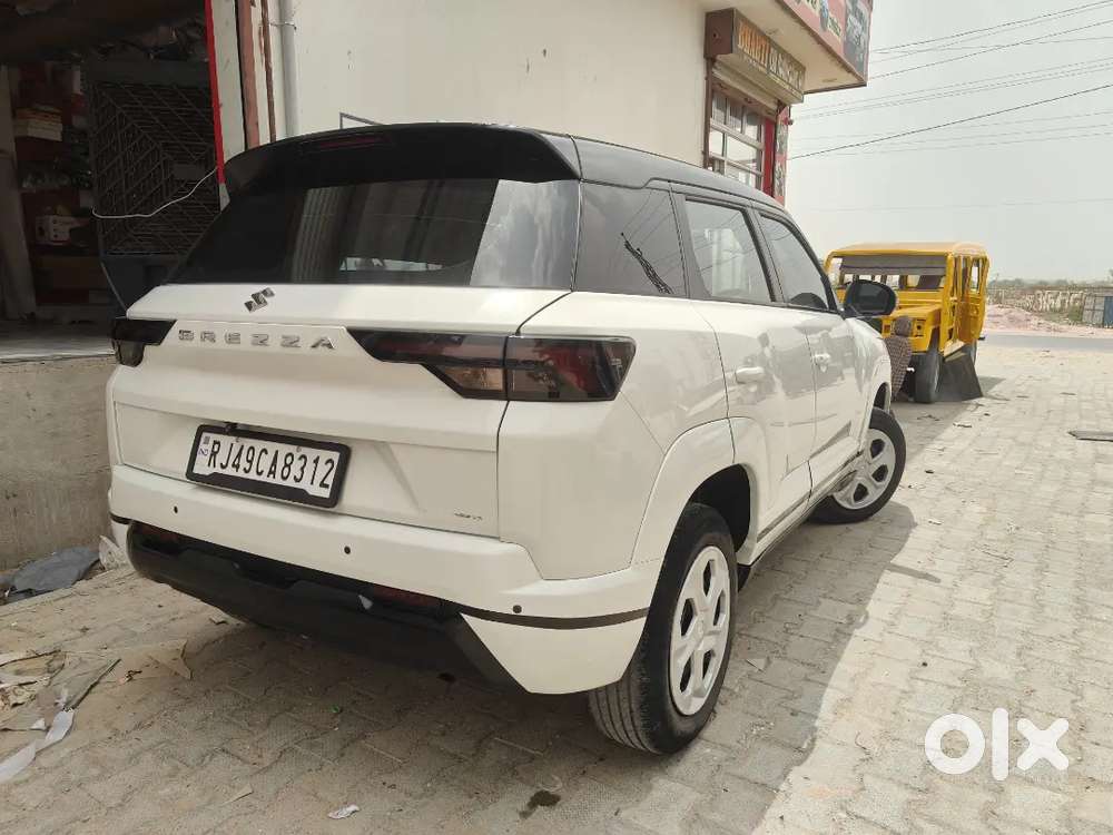 Maruti Suzuki Brezza 22/12/2023/24 Top Model Canvort Full