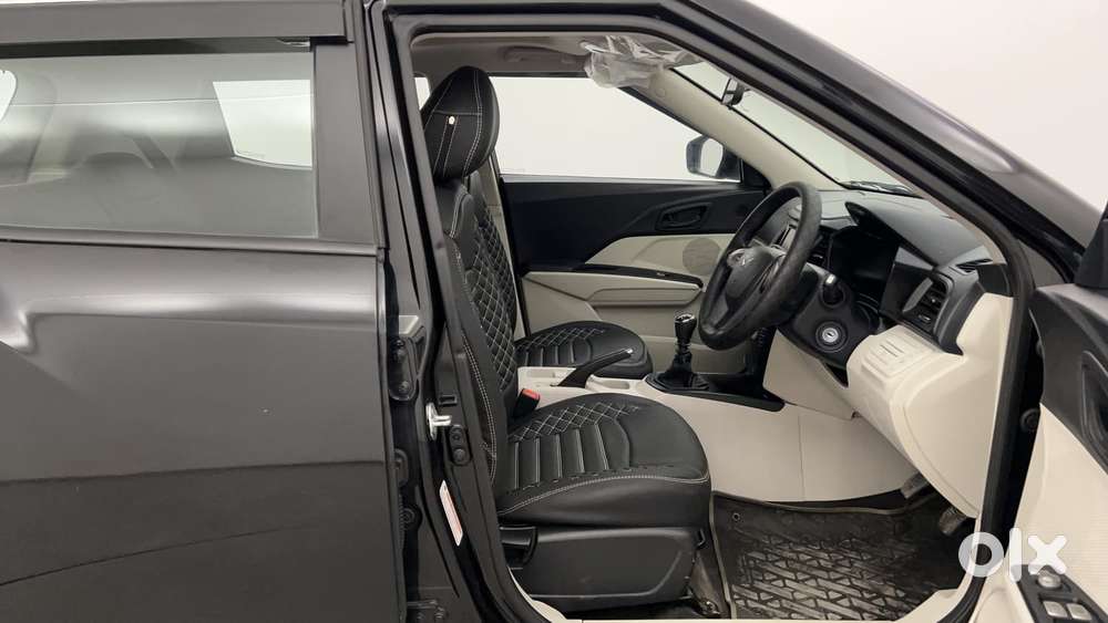 Mahindra Xuv300 W6, 2023, Petrol