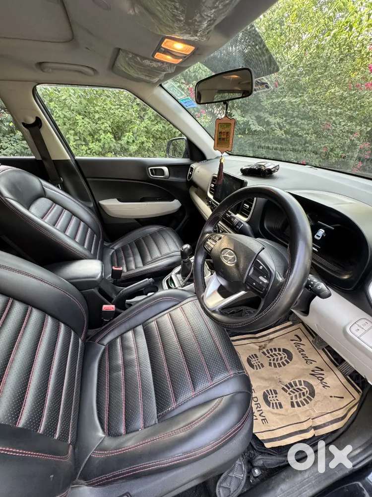 Hyundai Venue 2025 Petrol Well Maintained