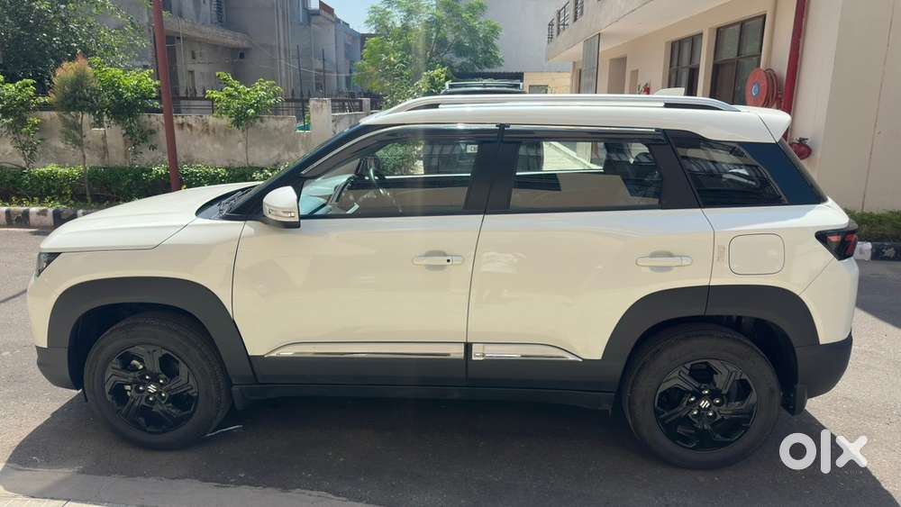 Maruti Suzuki Brezza 1.5 Petrol Automatic 2025