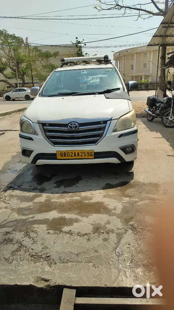 Toyota Innova 2015