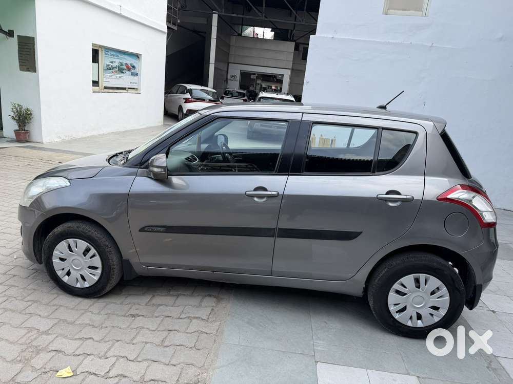 Maruti Suzuki Swift Vxi Optional, 2015, Petrol