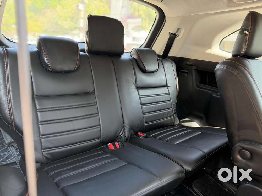 Toyota Innova Hycross 2025