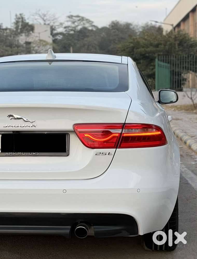 Jaguar Xe Portfolio, 2019, Petrol