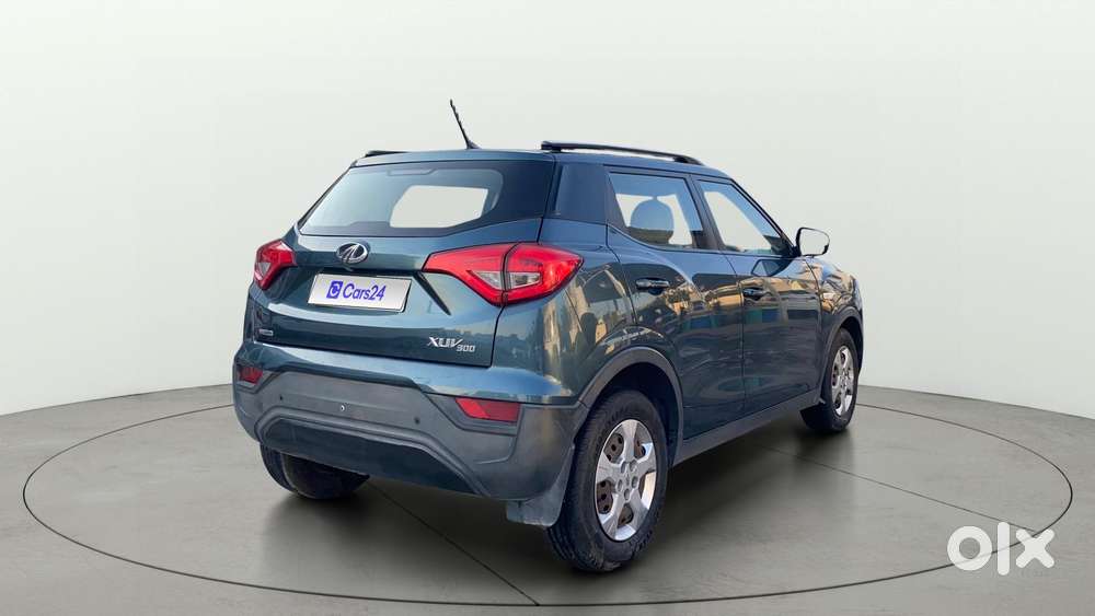 Mahindra Xuv300 1.2 W6 Amt Petrol, 2022, Petrol