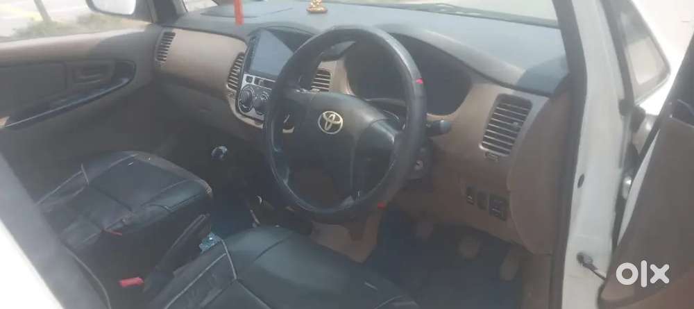 Toyota Innova 2015 Diesel Well Maintained