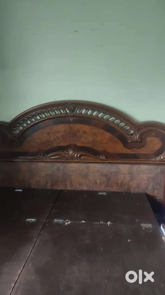 Best condition maharaja bed full size