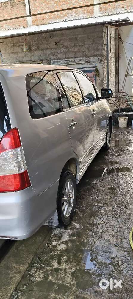 Toyota Innova 2.5 V 2015