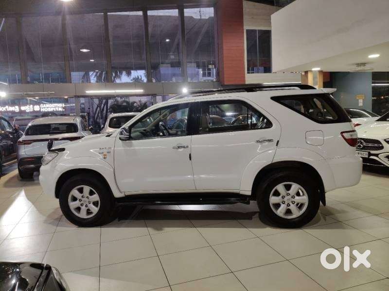 Toyota Fortuner 3.0 Ltd, 2011, Diesel