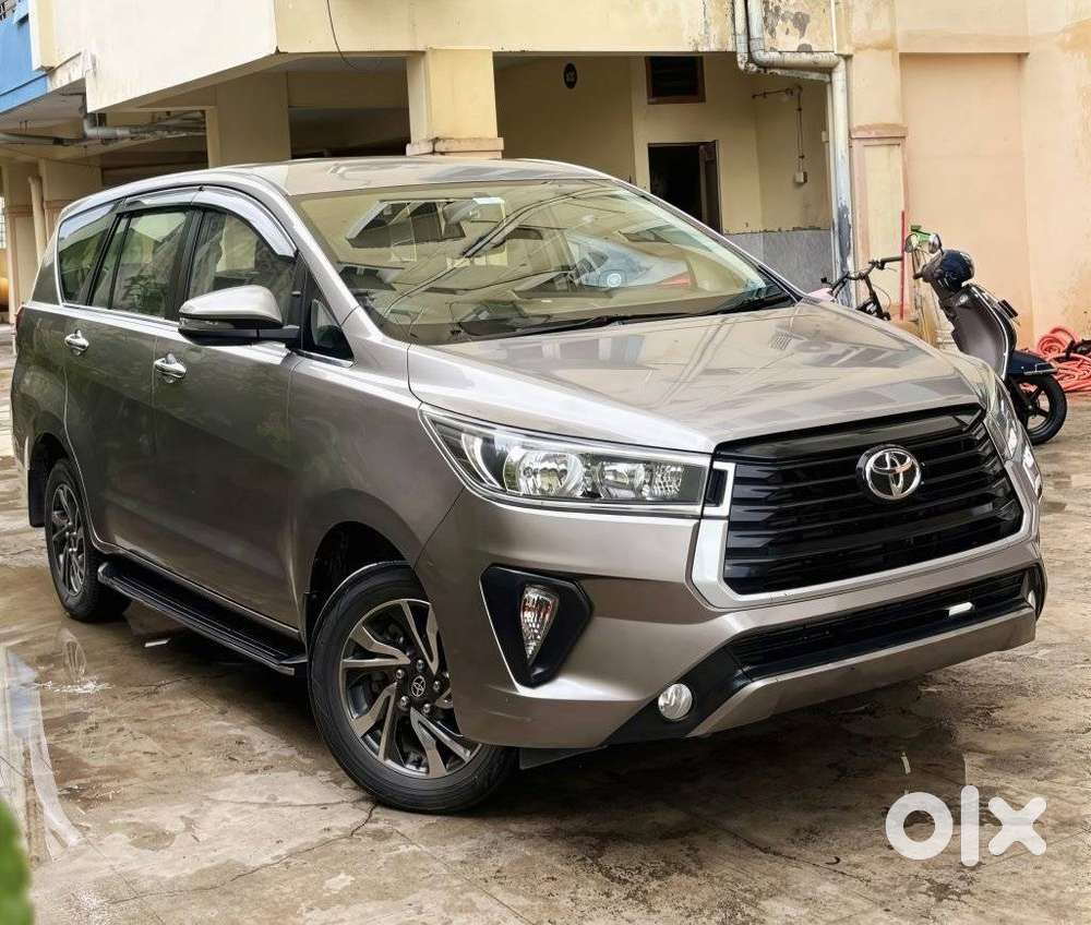 Toyota Innova Crysta 2.4 G Mt, 2022, Diesel