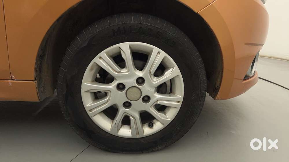 Tata Tiago Xza, 2017, Petrol