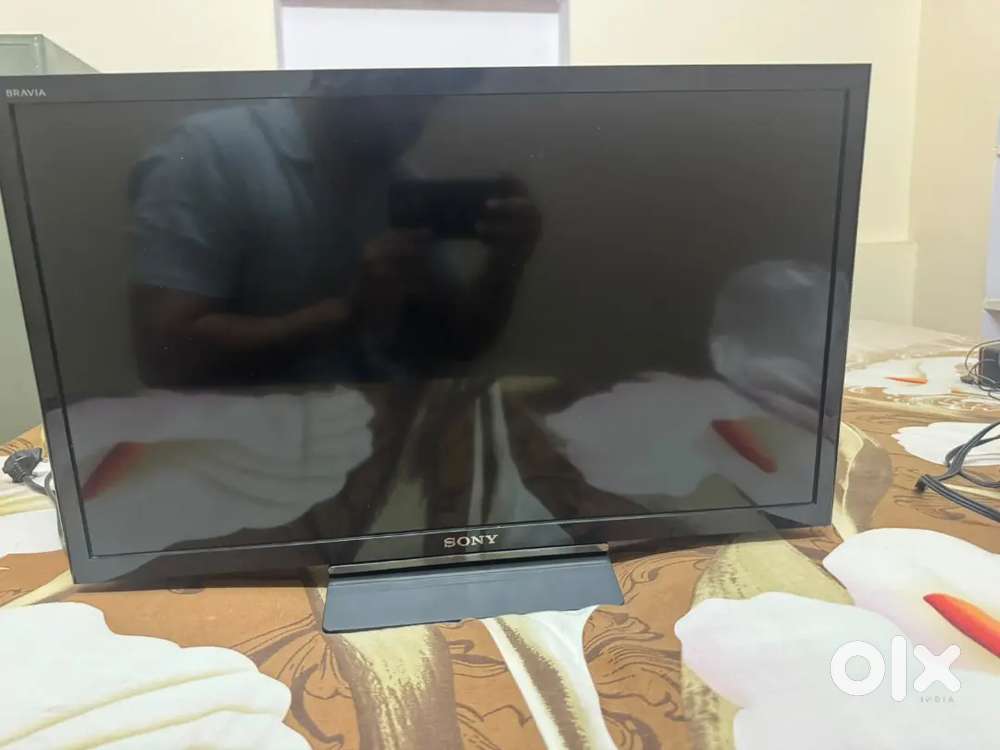 Sony Bravia original with box pack tv