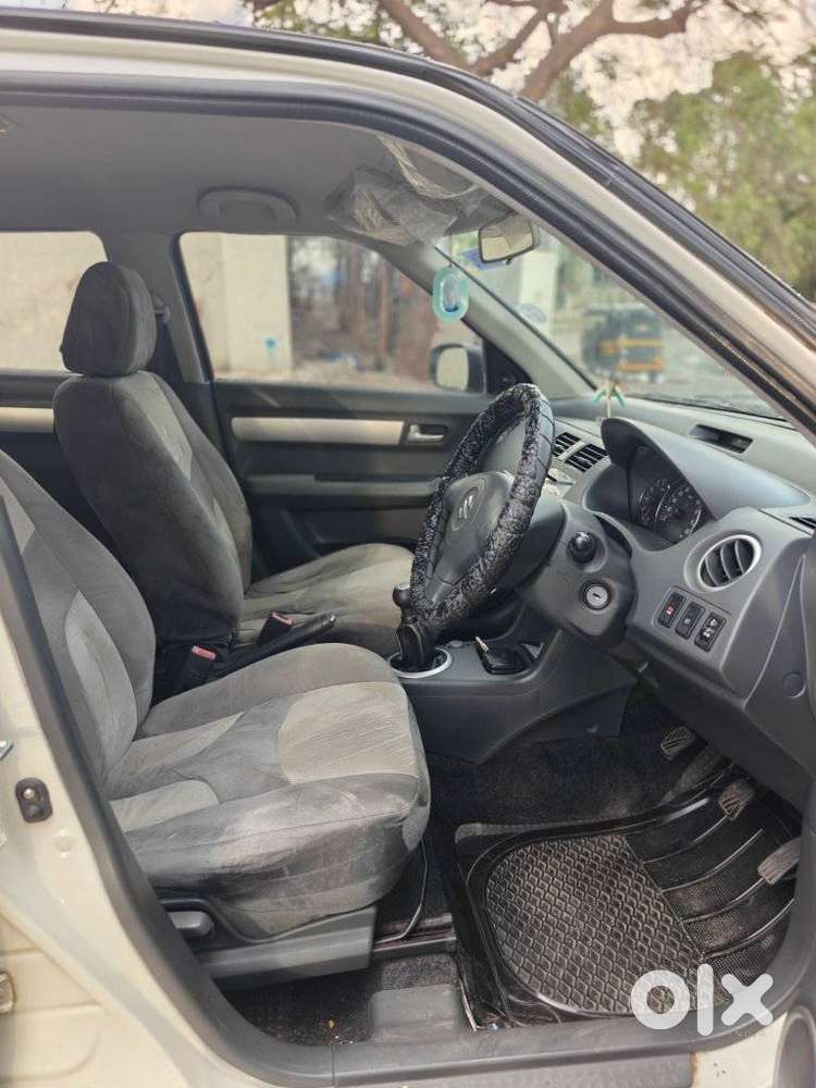 Maruti Suzuki Swift Dzire Vxi, 2011, Petrol