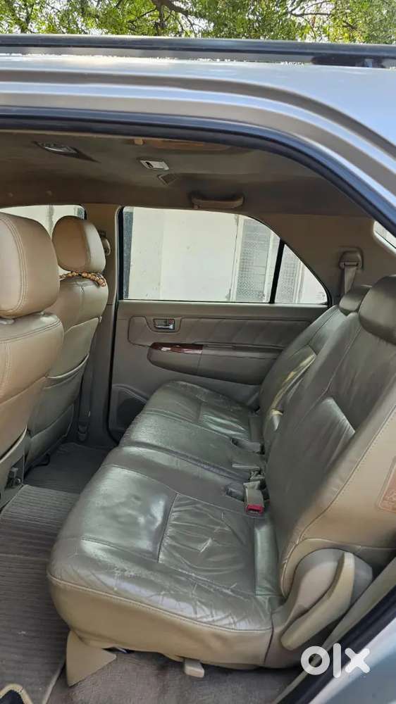 Fortuner 2010 Model Single Owner 177000 Km Driven Slightly Negotiable