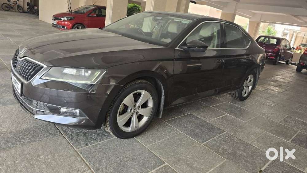 Skoda Superb Style 1.8 Tsi At, 2017, Petrol
