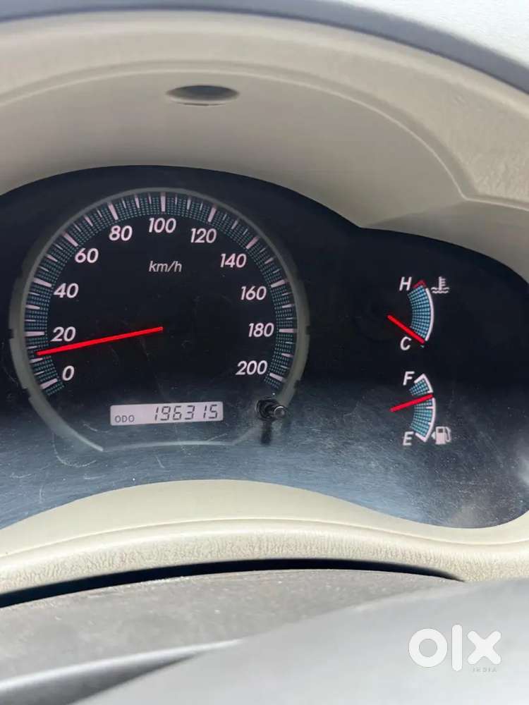 Toyota Innova 2.5 Vx 2012
