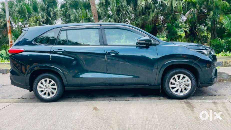 Toyota Innova Hycross Gx (o), 2025, Petrol