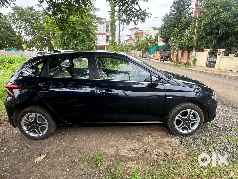 Hyundai I20 Sportz Ivt 2025  Sunroof  16,757 Km