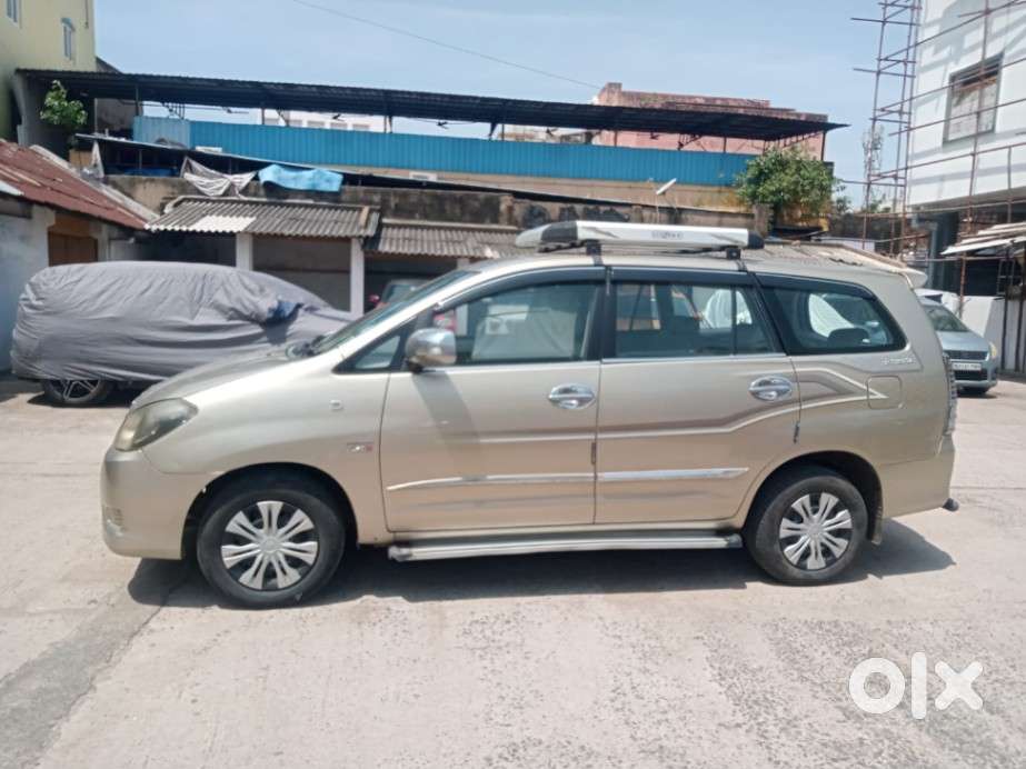 Toyota Innova 2.5 G (diesel) 8 Seater, 2011, Diesel