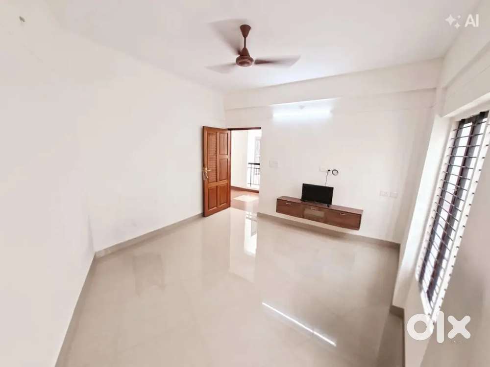Maruthamkuzhi, 4BHK Apartment, main road frontage for rent only 25000/