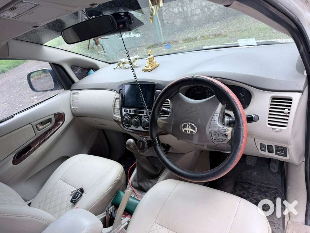 Toyota Innova 7 Str 2012