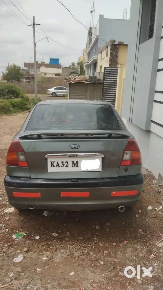 Ford Aspire Titatinium 2002