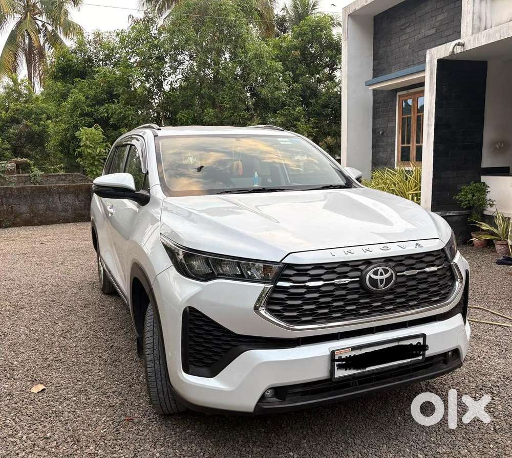 Toyota Innova Hycross 2023 Petrol Good Condition