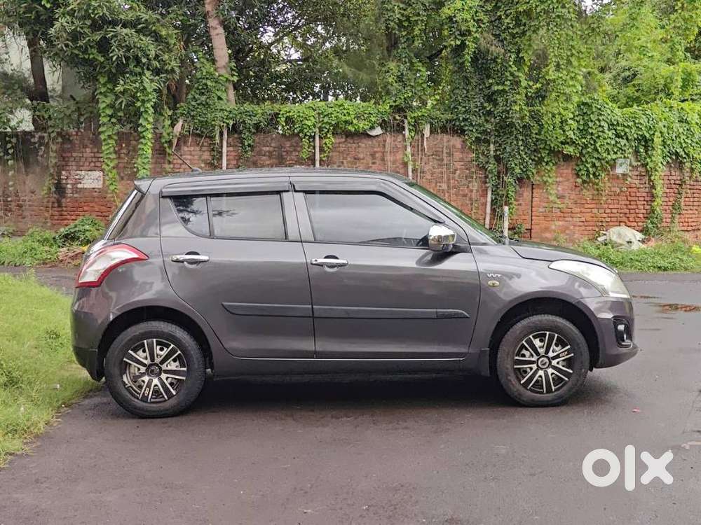 Maruti Suzuki Swift Vxi + Manual, 2016, Petrol