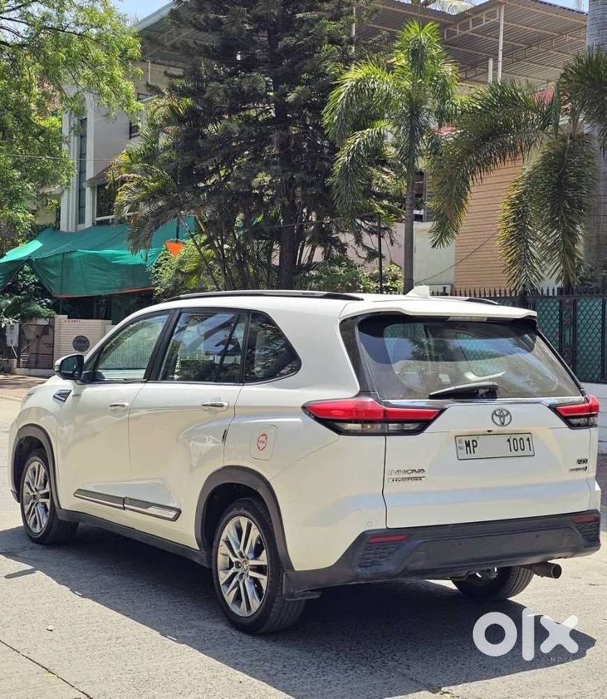 Toyota Innova Hycross 2.0 Zx Hybrid 7 Str, 2023, Petrol