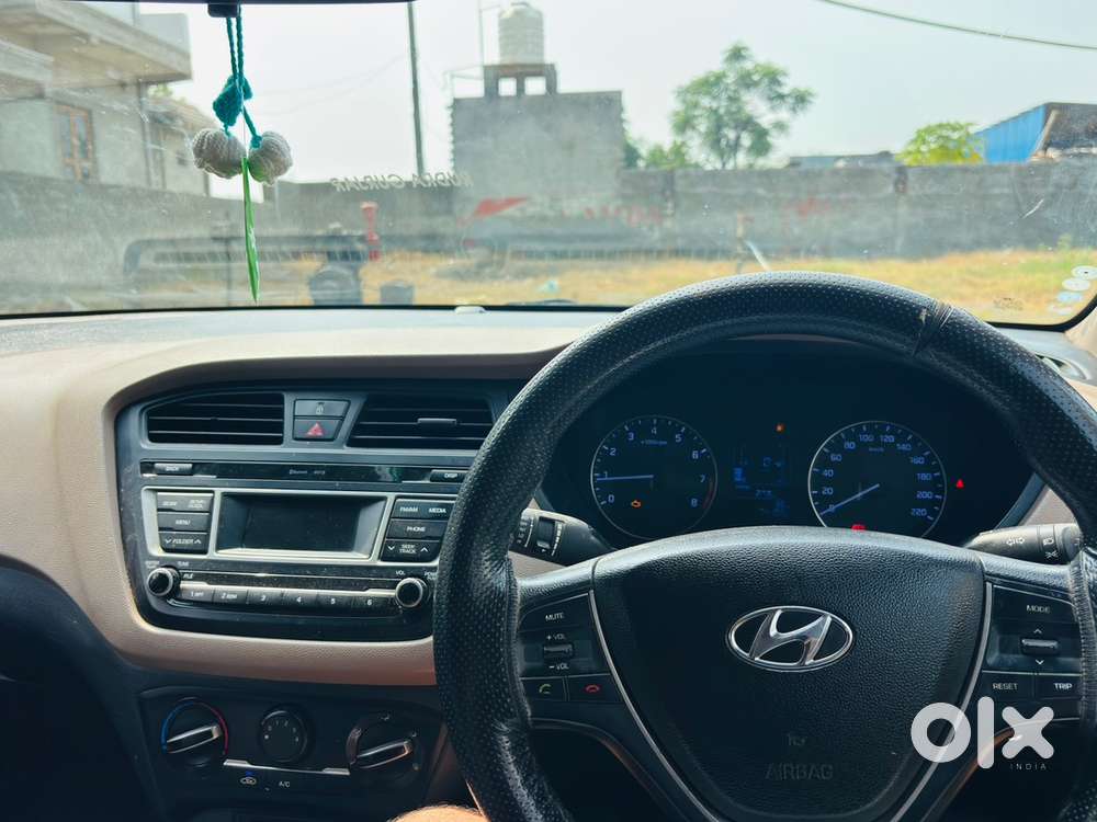 Hyundai I20 2017 White Colour