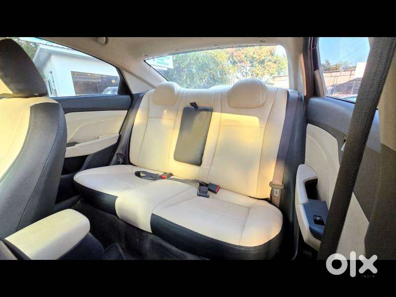 Hyundai Verna, 2023, Petrol