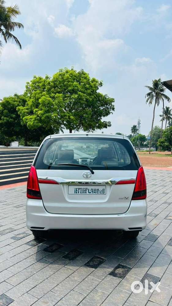 Toyota Innova 2012 Diesel Well Maintained