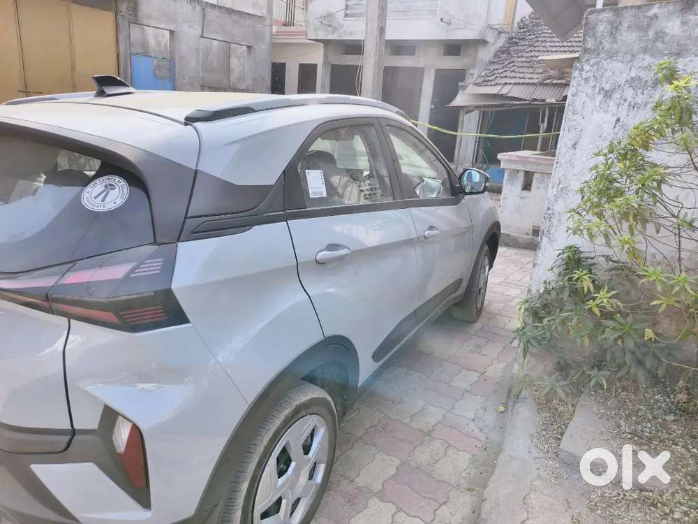Tata Nexon 2025 Cng & Hybrids 11000 Km Driven
