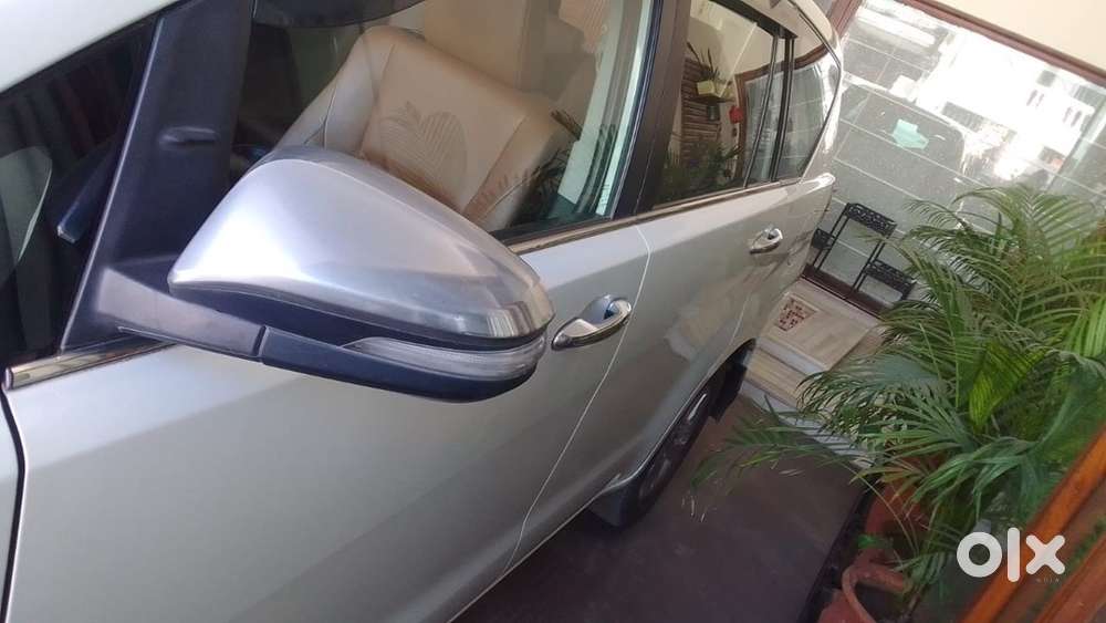 Toyota Innova Crysta 2016 Diesel Well Maintained