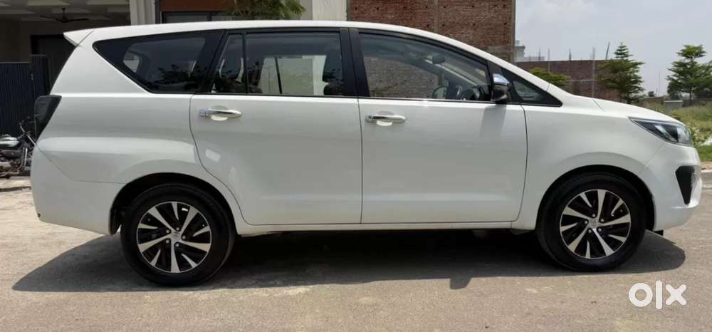 Toyota Innova Crysta [2020-ongoing] 2.4 Gx 7 Str, 2018, Diesel