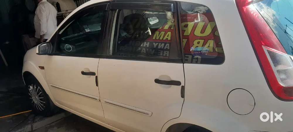 Ford Figo Titanium Petrol 2014