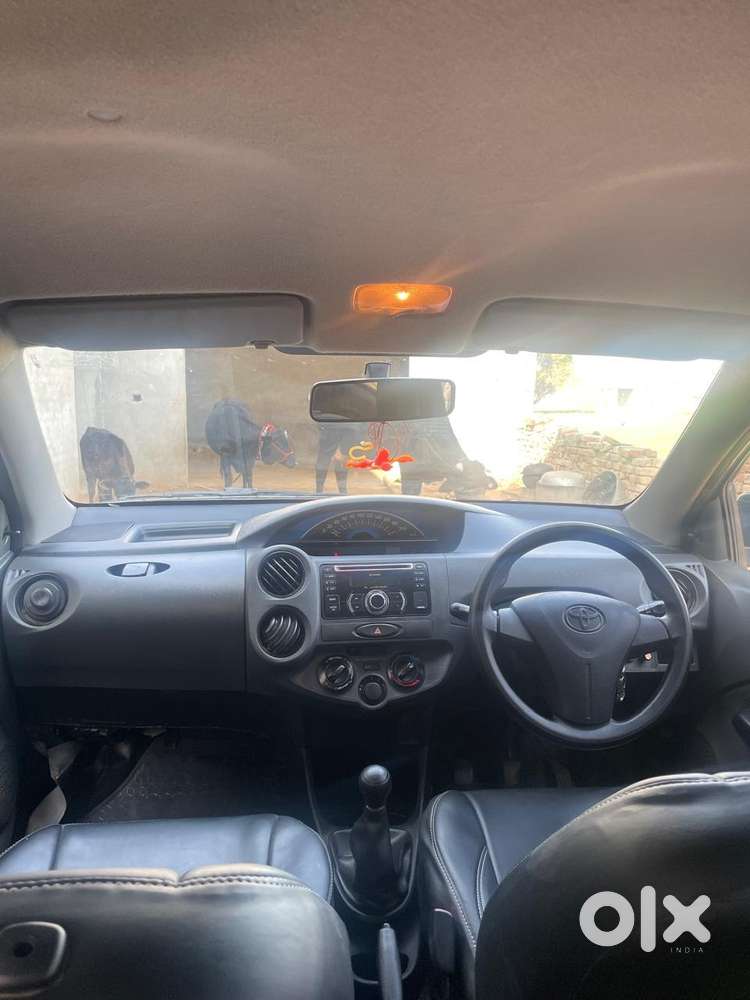 Toyota Etios Liva 2013 Petrol Well Maintained