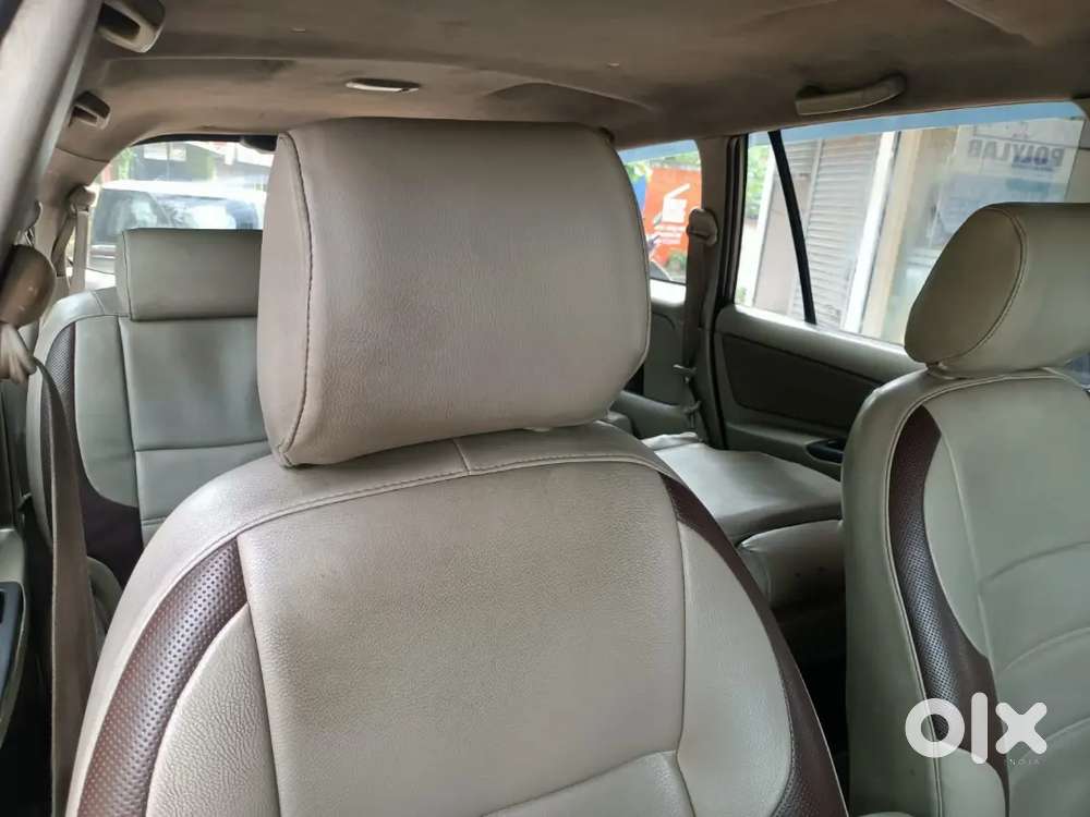Toyota Innova 2.5 2012