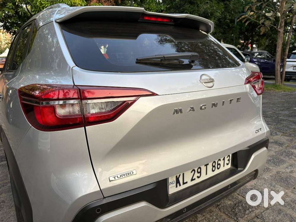 Nissan Magnite 1.0 Xv Premium Turbo Cvt (0), Top Variant