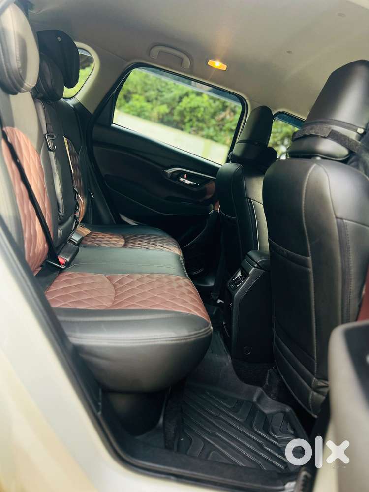 Maruti Suzuki Grand Vitara 1.5 Delta Smart Hybrid At, 2023, Petrol