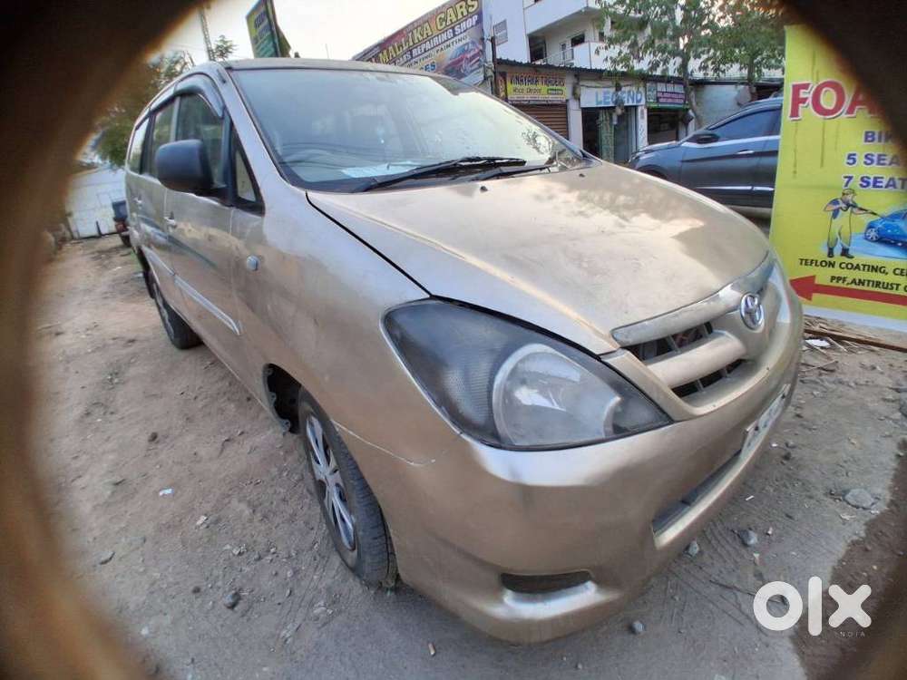 Toyota Innova 2.5 G (diesel) 8 Seater, 2005, Diesel