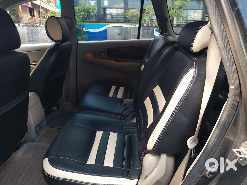 Toyota Innova 2.5 Vx 8 Str Bs-iii, 2010, Diesel